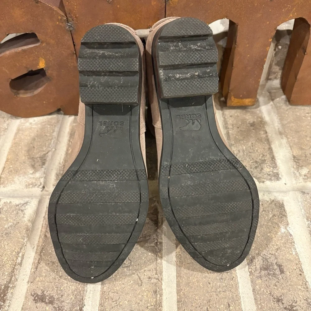 Sorel Women’s Lolla Chelsea Suede Boots Size 10